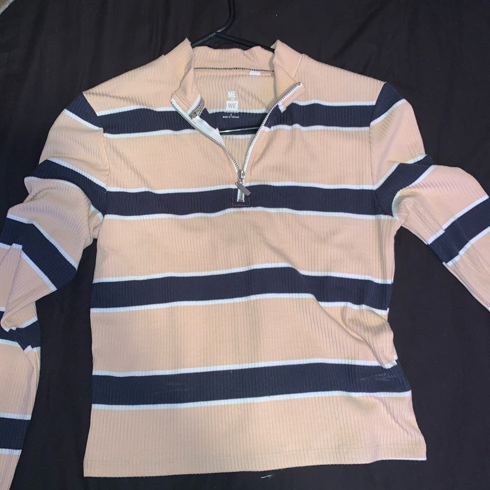 Long sleeve crop top